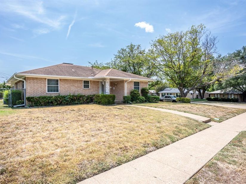 950  SYCAMORE Lane , Lancaster Texas 75146