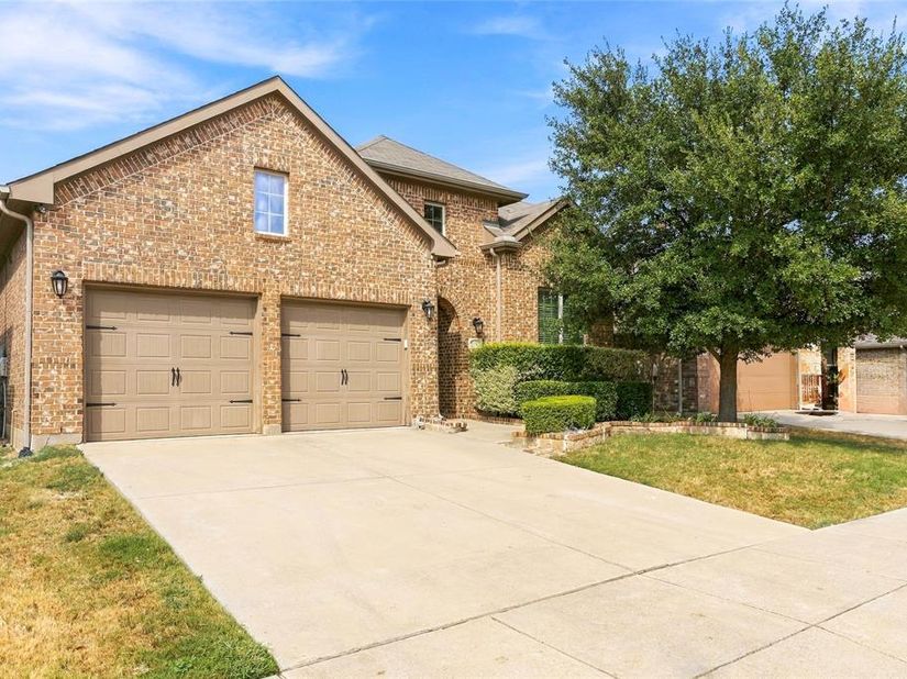 1136  Crest Meadow Drive , Fort Worth Texas 76052
