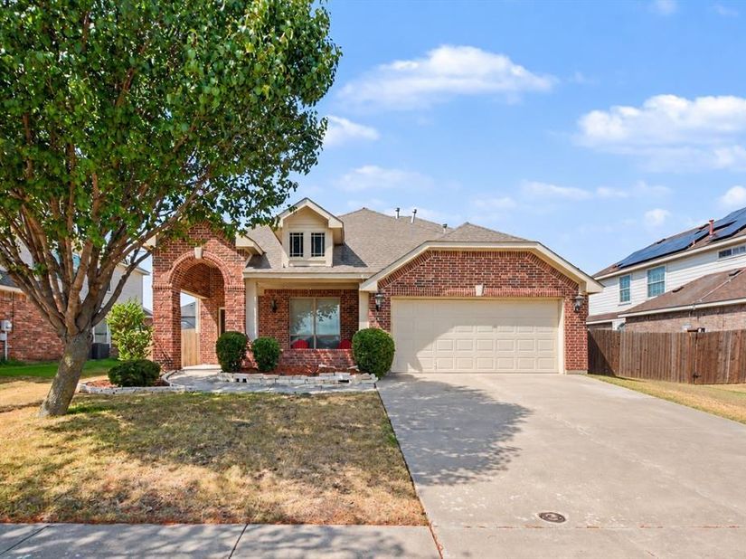 200  Lorient Drive , Mansfield Texas 76063