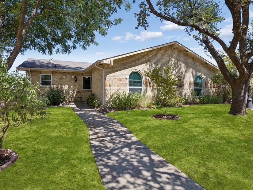 2061 E Peters Colony Road , Carrollton Texas 75007