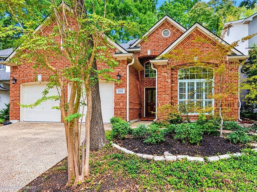 6722  Clear Springs Circle , Garland Texas 75044