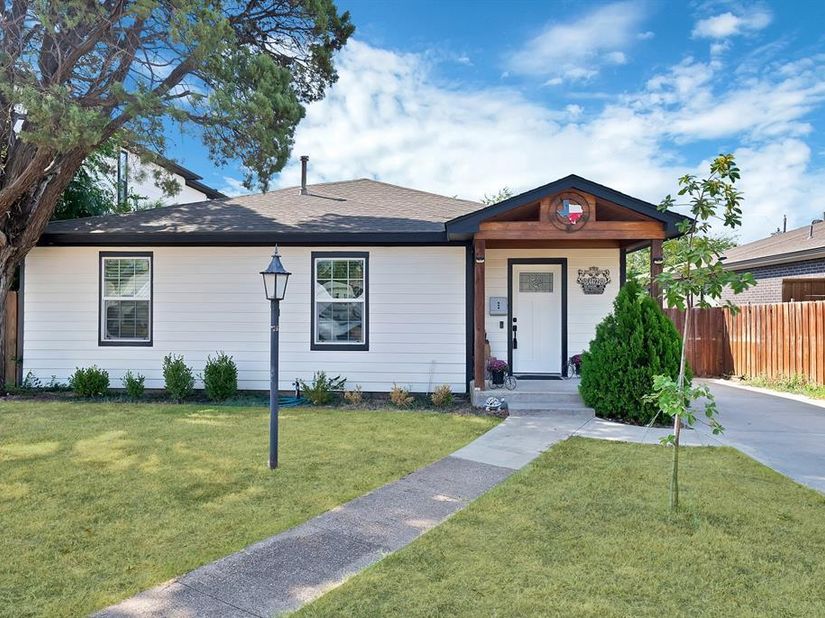 4622  Newmore Avenue , Dallas Texas 75209