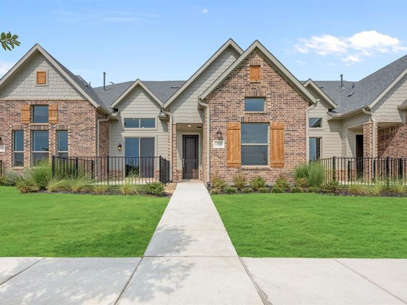 12823  Pine Ridge Trail , Rowlett Texas 75089