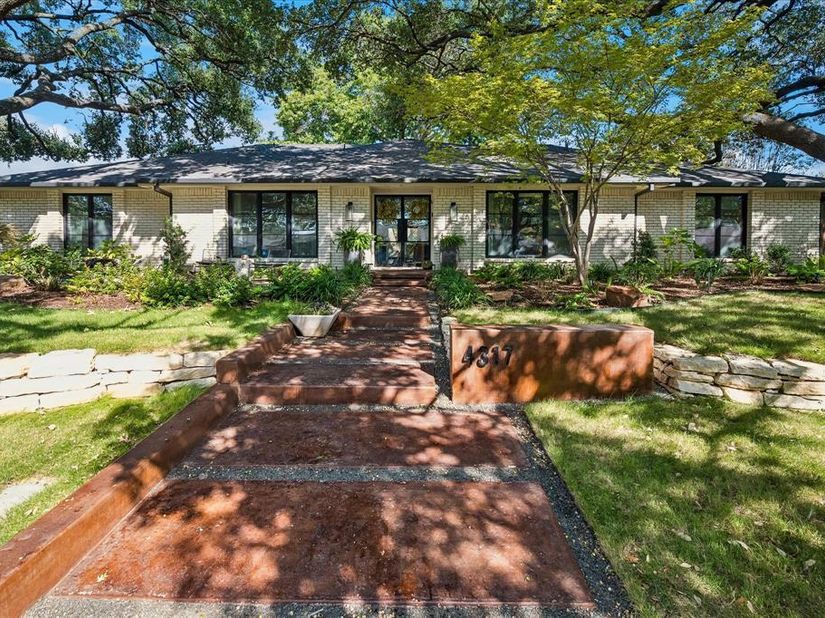 4317  Echo Glen Drive , Dallas Texas 75244