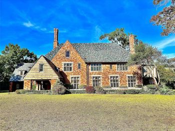 6835  Westlake Avenue 