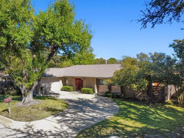 15606  Kingscrest Circle , Dallas Texas 75248