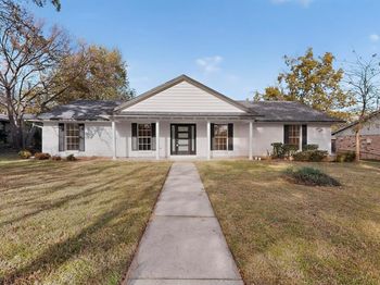 2203  Foxcroft Circle 