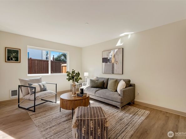3910 132nd Street SW F, Lynnwood WA 98087