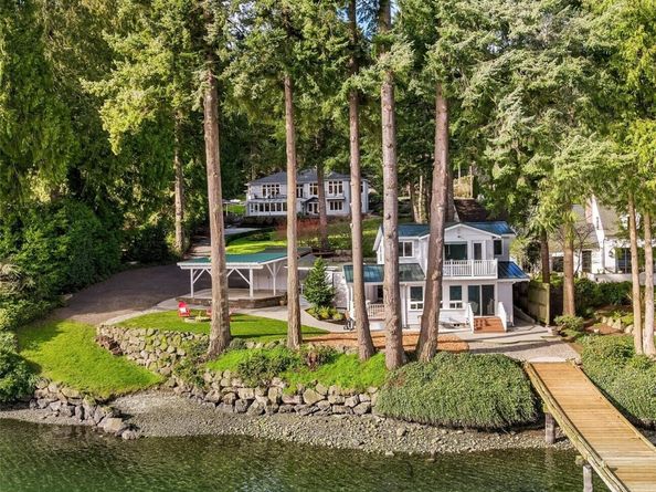 11710 Arrow Point Drive NE, Bainbridge Island WA 98110