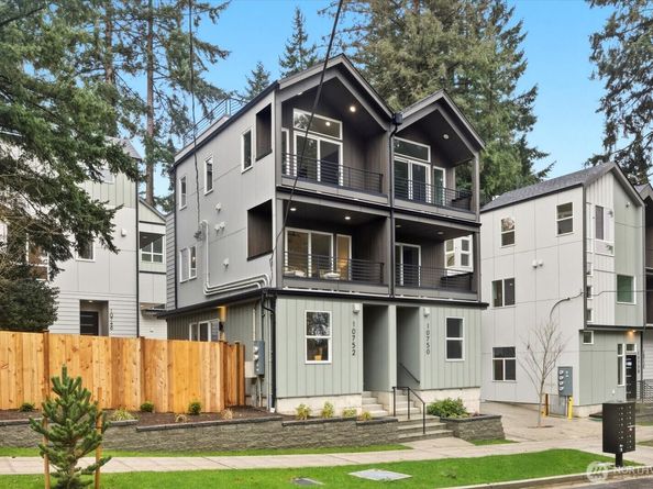 10752 Interlake Avenue N, Seattle WA 98133
