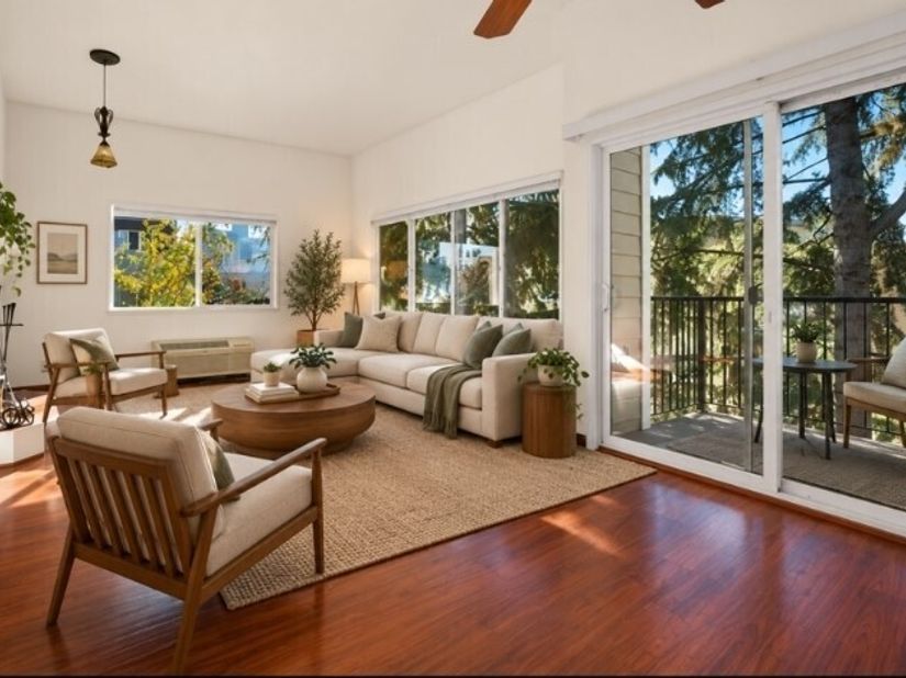 1617 Summit Avenue 42, Seattle WA 98122