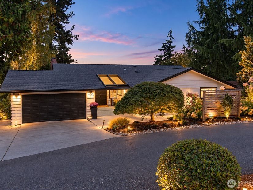 4935 116th Place SE, Bellevue WA 98006