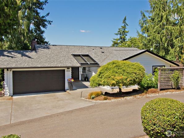 4935 116th Place SE, Bellevue WA 98006