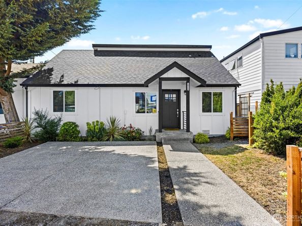 10215 Evanston Avenue N 2, Seattle WA 98133