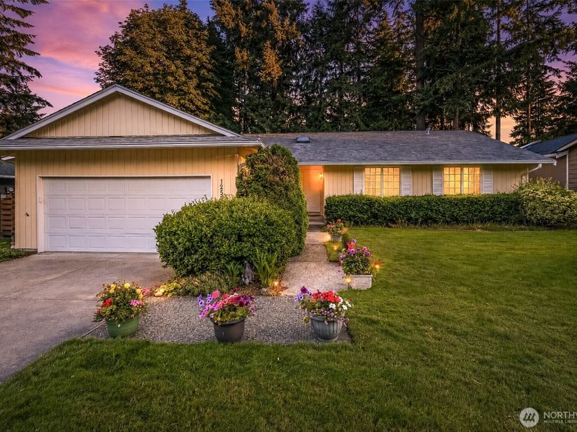 12509 NE 138th Place, Kirkland WA 98034