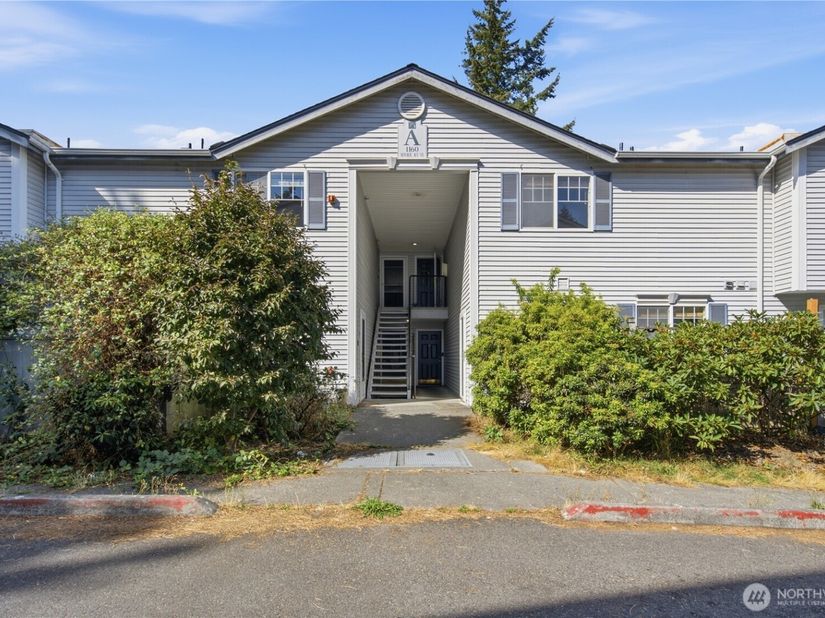 1160 Monroe Avenue NE A2, Renton WA 98056