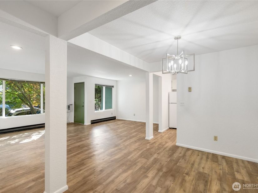 12300 28th Avenue NE 103, Seattle WA 98125