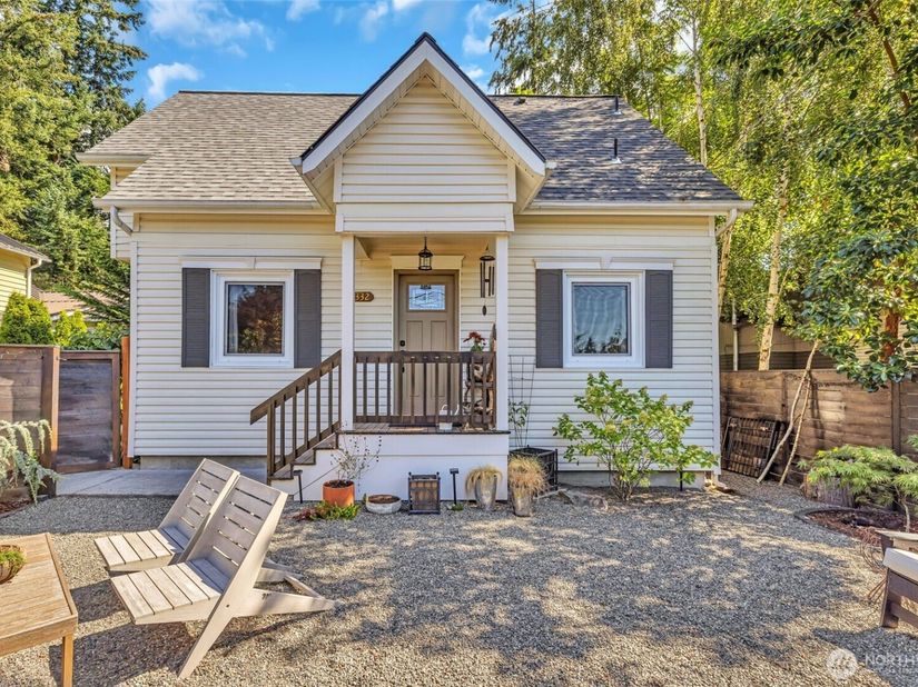 14332 Phinney Avenue N, Seattle WA 98133