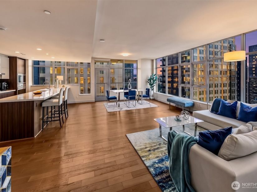 583 Battery Street 3701N, Seattle WA 98121