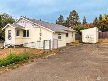 2703 Maple Street