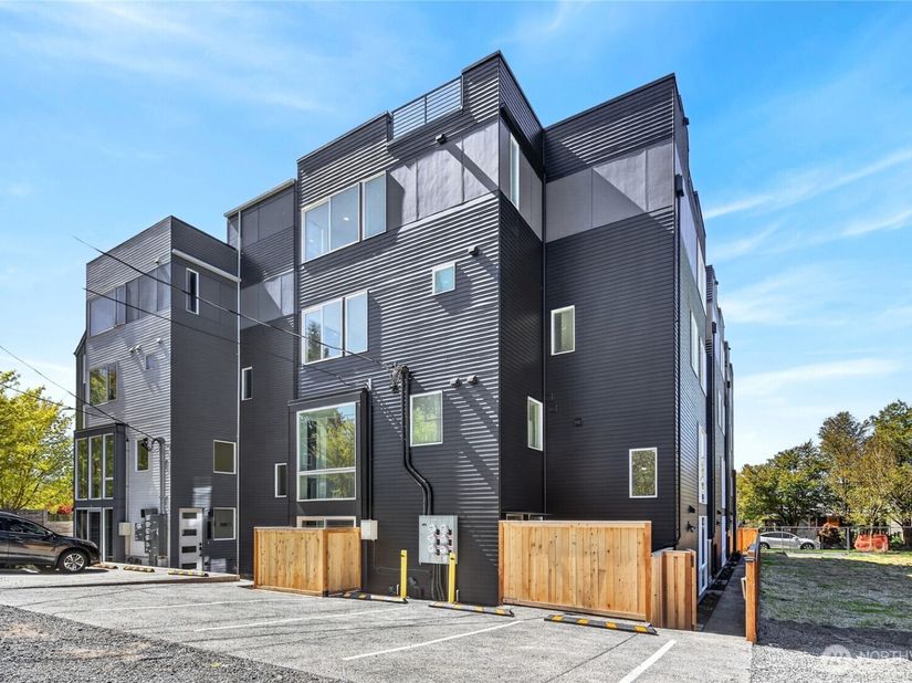 6318 41st Avenue SW 4, Seattle WA 98136