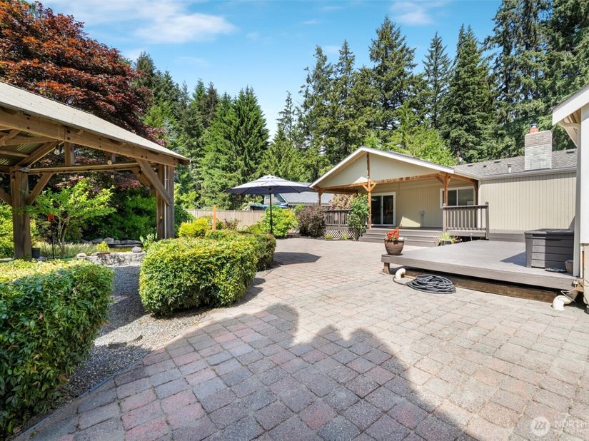 1918 S Lake Stickney Dr, Lynnwood WA 98087