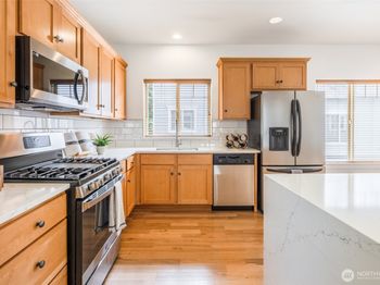 6625 SW 198th Place