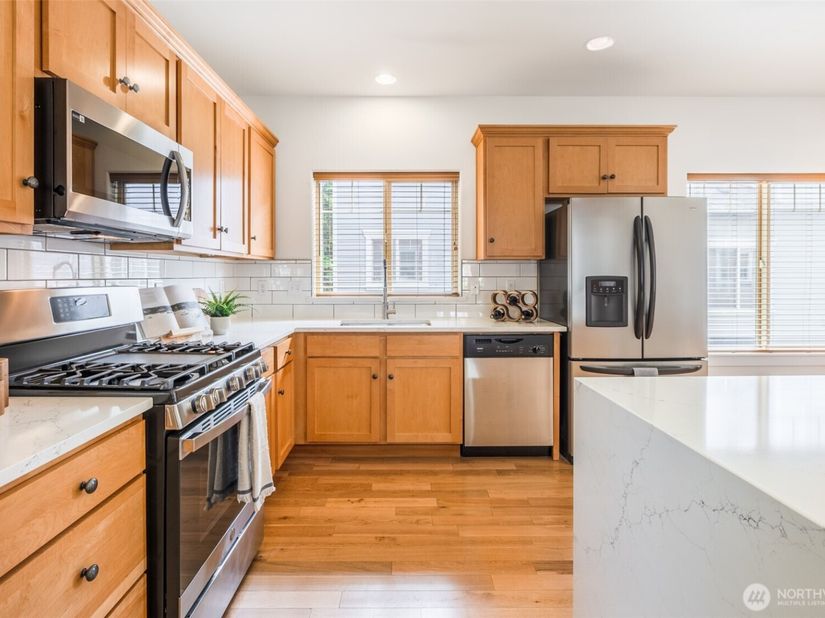 6625 SW 198th Place, Lynnwood WA 98036