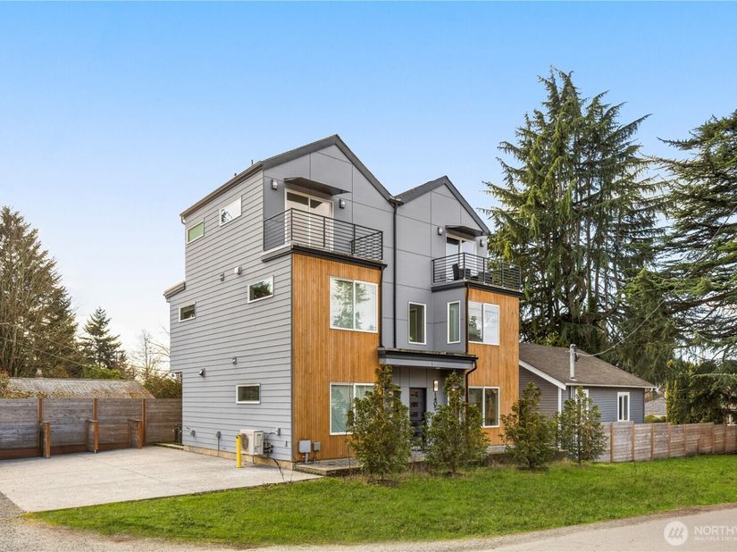 1407 N 103rd Street, Seattle WA 98133