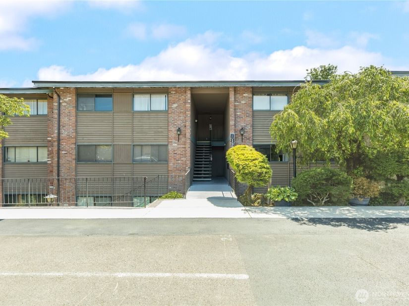 13558 37th Avenue S 21, Tukwila WA 98168