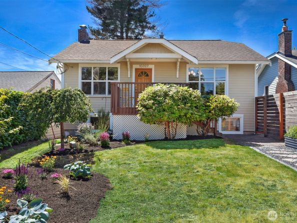10327 Stone Avenue N, Seattle WA 98133