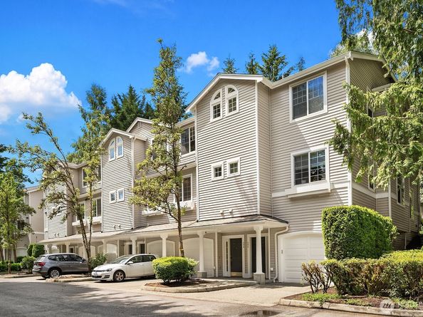 2020 132nd Avenue SE 204, Bellevue WA 98005