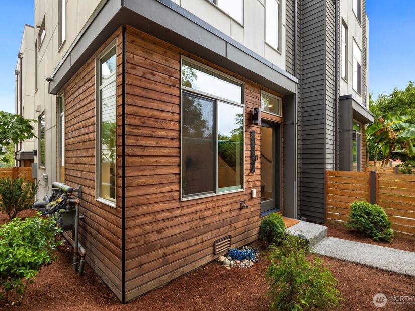 8370 Loyal  Way NW C, Seattle WA 98117