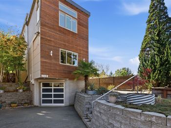 2105 N 89th Street
