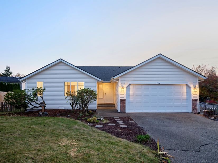 924 Eagle Crest Place, Port Orchard WA 98366