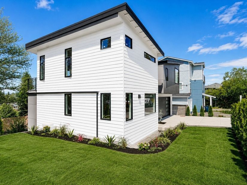 9215 22nd Avenue SW, Seattle WA 98106