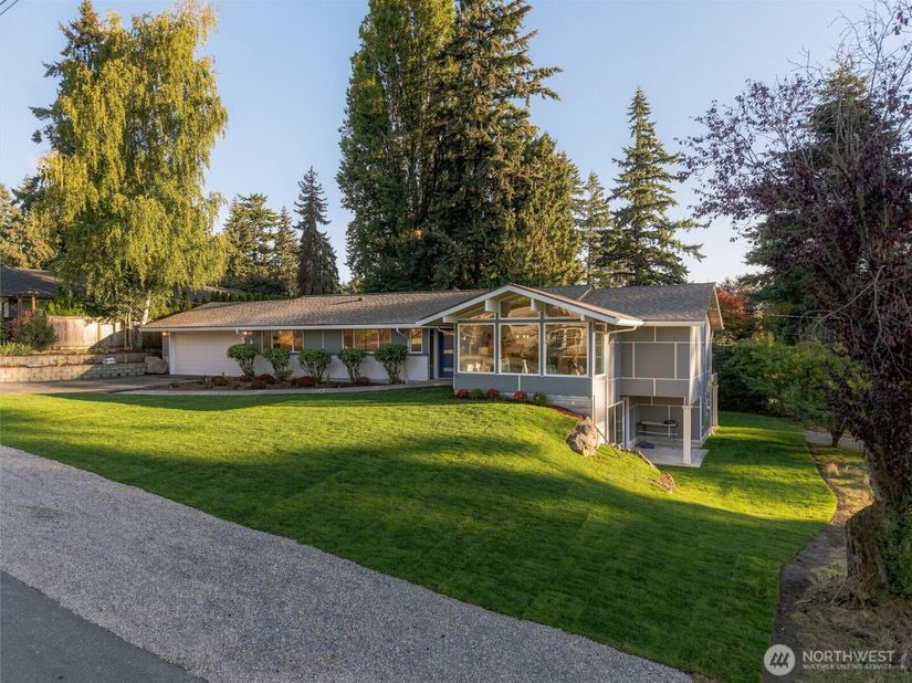 8205 SE 71st Street, Mercer Island WA 98040