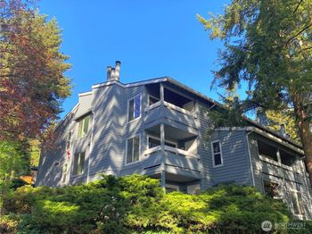 9302 Redmond Woodinville Rd NE