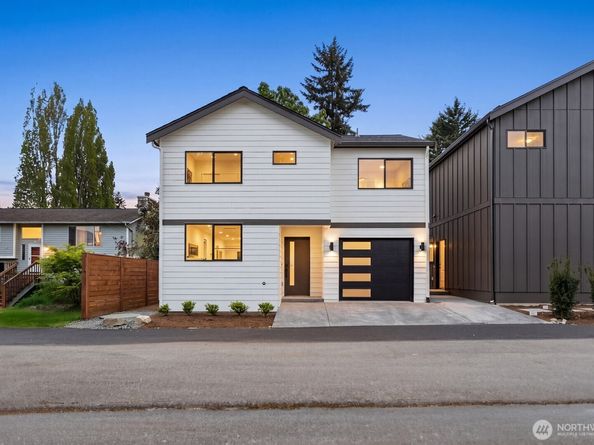 9026 Corliss Avenue N, Seattle WA 98103