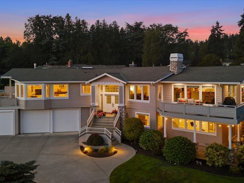 809 Driftwood Place, Edmonds WA 98020