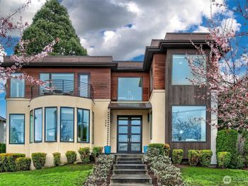 526 14th Avenue W