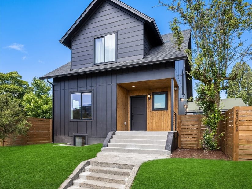 2302 E Pike Street, Seattle WA 98122
