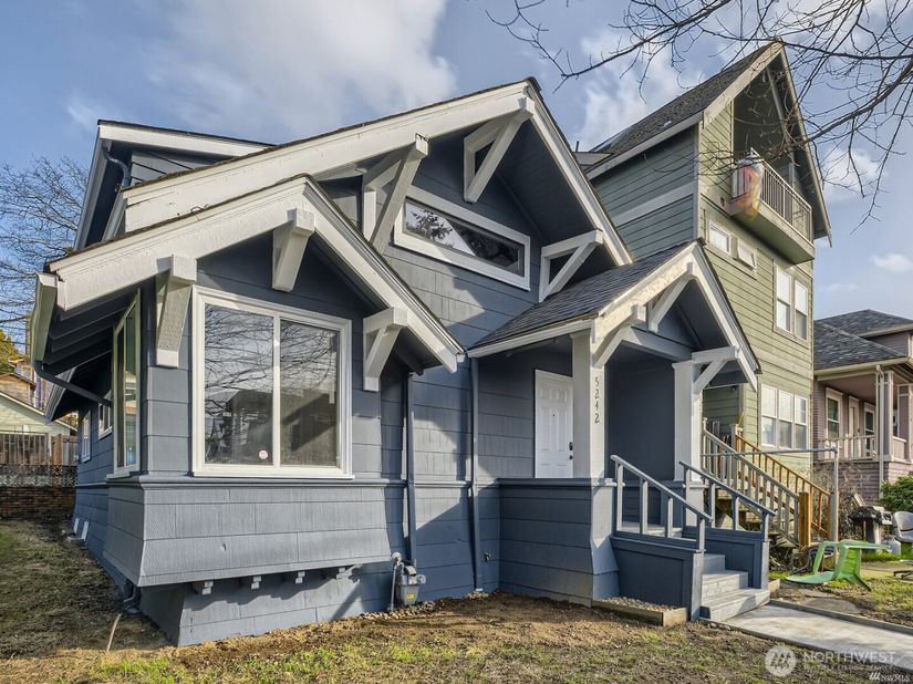 5242 11 Avenue NE, Seattle WA 98105