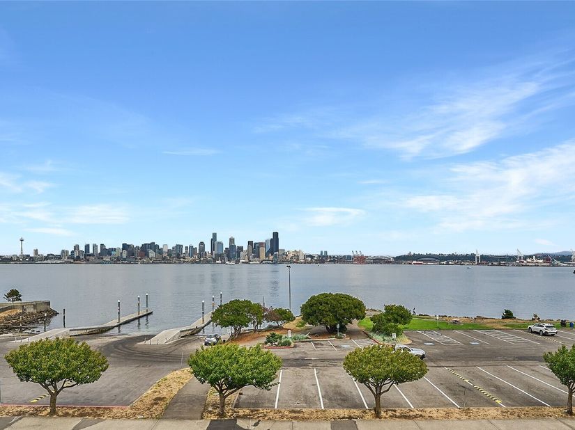 1301 Harbor Ave SW 308, Seattle WA 98116