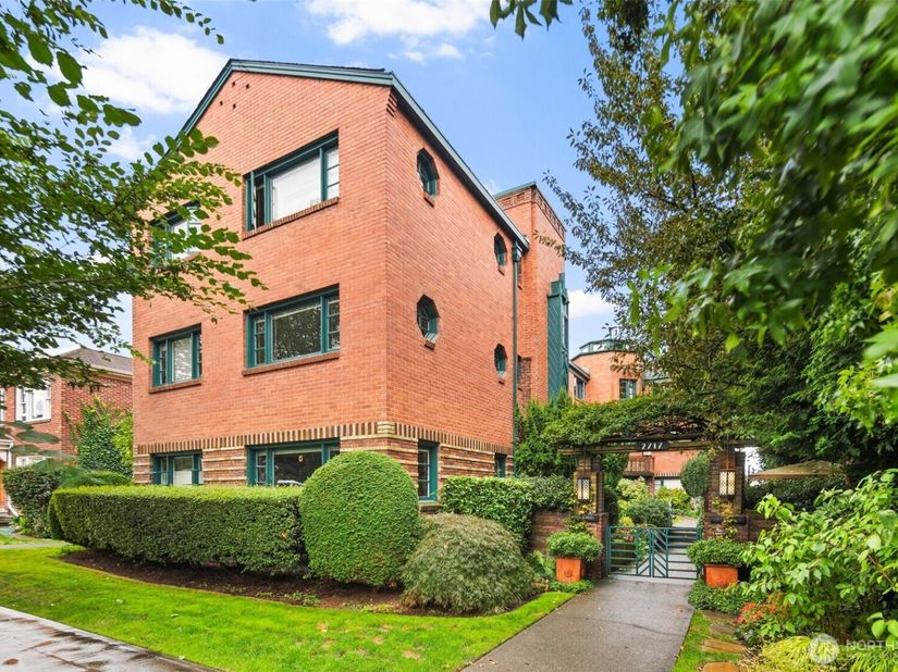 2717 Franklin Avenue E 102, Seattle WA 98102