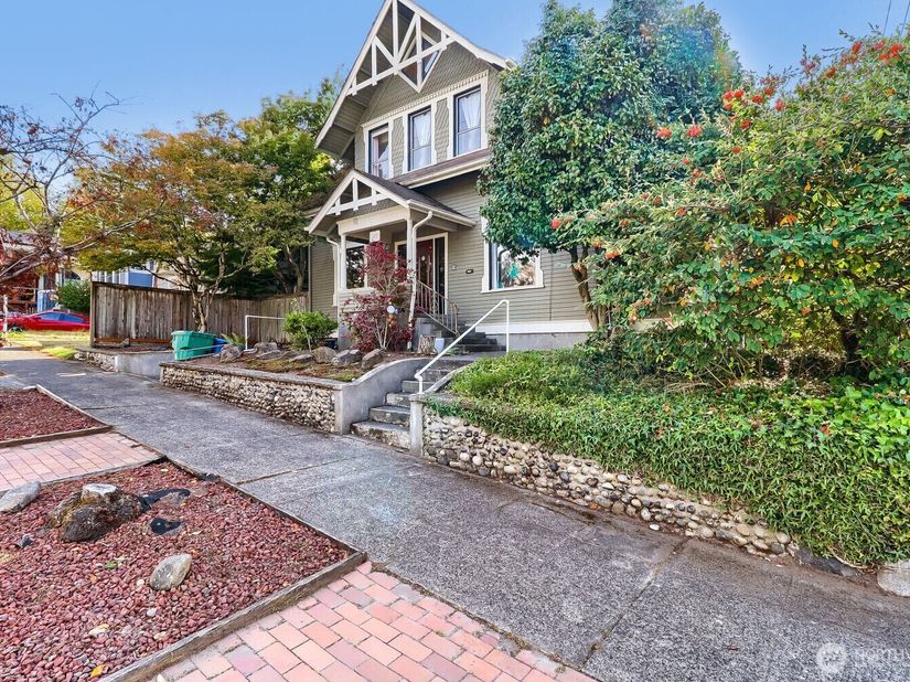 803 NE 72nd Street, Seattle WA 98115