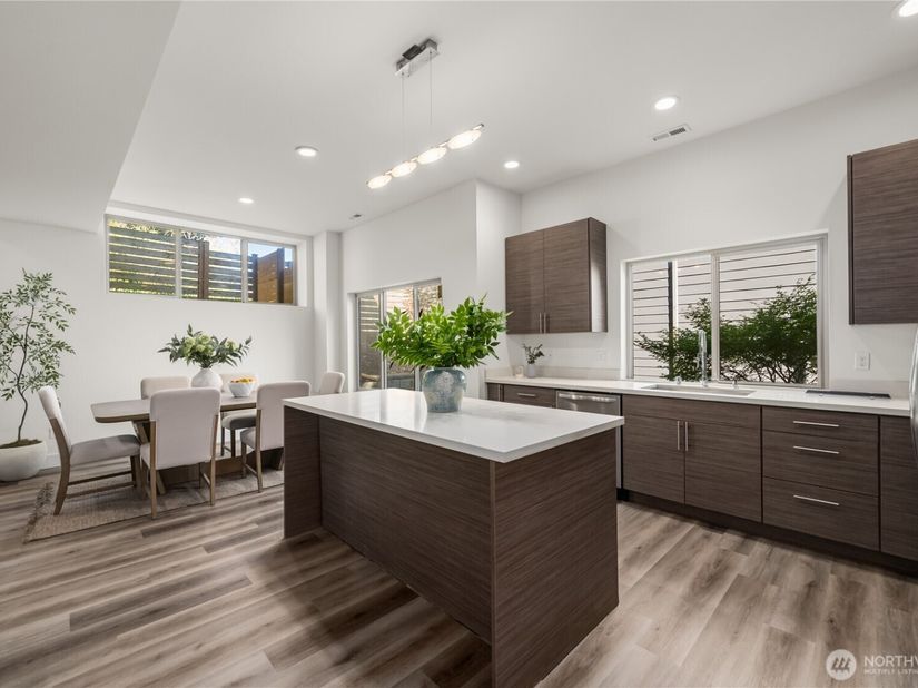 647 S 150th Street, Burien WA 98148