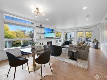 121 Lakeside Avenue