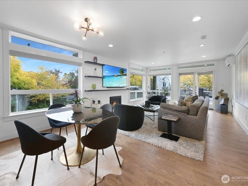 121 Lakeside Avenue 201, Seattle WA 98122