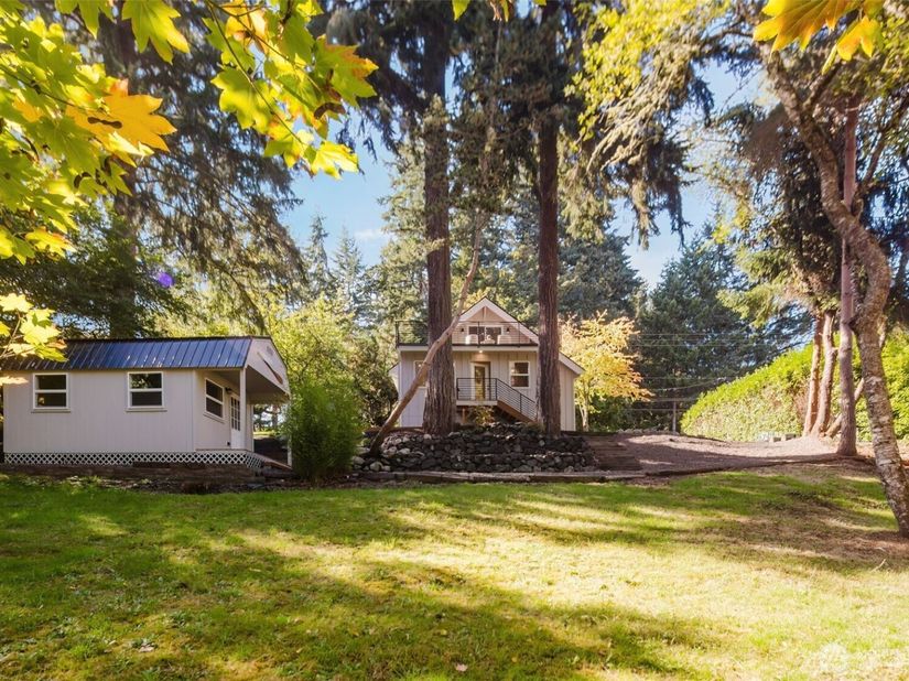 6338 Blakely Avenue NE, Bainbridge Island WA 98110